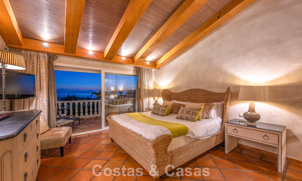 Preciosa villa de estilo español con impresionantes vistas al mar en venta en Elviria, Marbella Este 774813