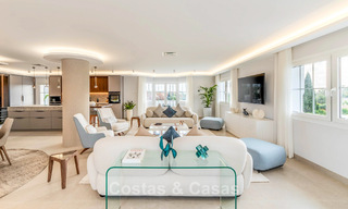 Precioso ático doble con vistas al mar en venta a poca distancia de Puerto Banús, Marbella 774857 