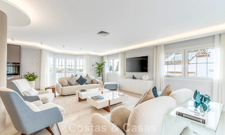 Precioso ático doble con vistas al mar en venta a poca distancia de Puerto Banús, Marbella 774859 