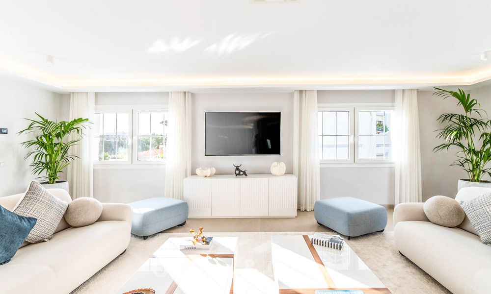 Precioso ático doble con vistas al mar en venta a poca distancia de Puerto Banús, Marbella 774860