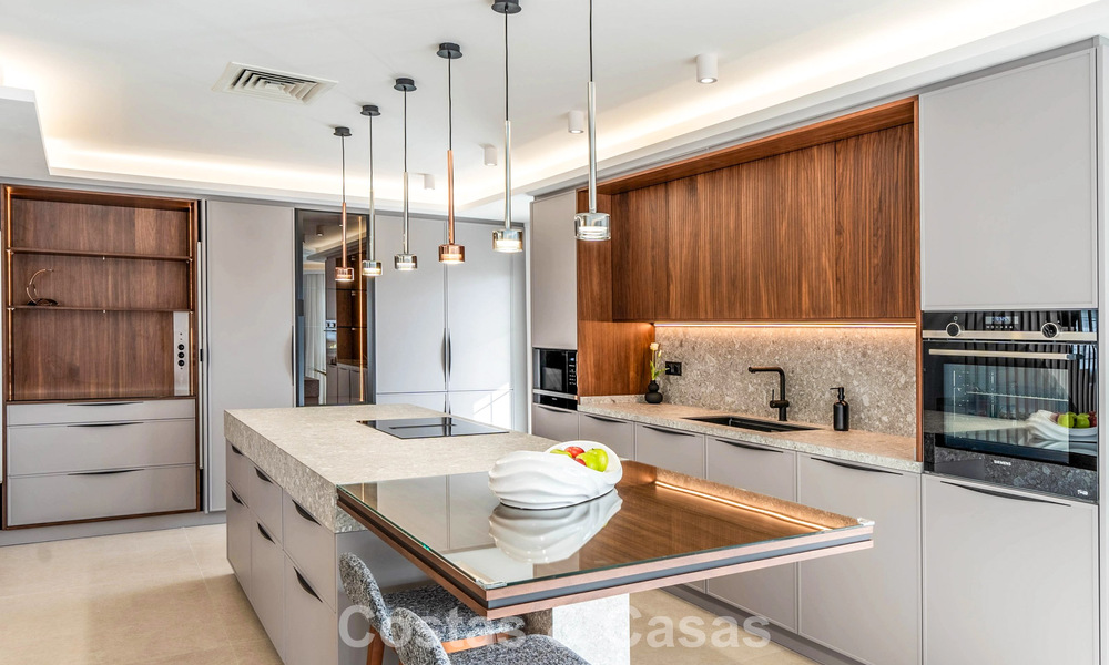 Precioso ático doble con vistas al mar en venta a poca distancia de Puerto Banús, Marbella 774864