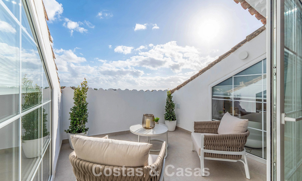 Precioso ático doble con vistas al mar en venta a poca distancia de Puerto Banús, Marbella 774880