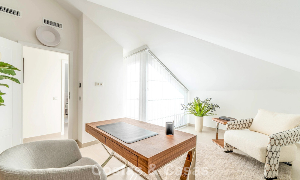 Precioso ático doble con vistas al mar en venta a poca distancia de Puerto Banús, Marbella 774883