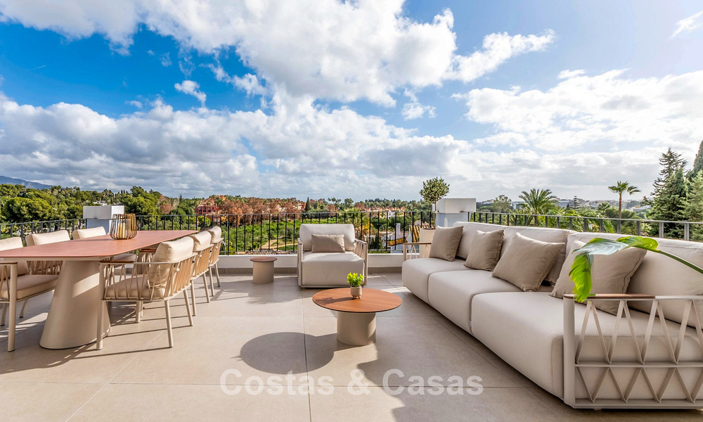 Precioso ático doble con vistas al mar en venta a poca distancia de Puerto Banús, Marbella 774891