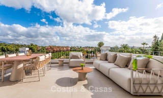 Precioso ático doble con vistas al mar en venta a poca distancia de Puerto Banús, Marbella 774891 