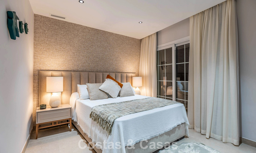 Precioso ático doble con vistas al mar en venta a poca distancia de Puerto Banús, Marbella 774900