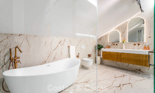 Precioso ático doble con vistas al mar en venta a poca distancia de Puerto Banús, Marbella 774901 