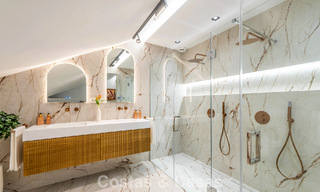 Precioso ático doble con vistas al mar en venta a poca distancia de Puerto Banús, Marbella 774902 