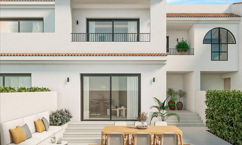 Casa adosada contemporánea de estilo mediterráneo en venta a poca distancia de la playa de San Pedro Playa, Marbella 774910