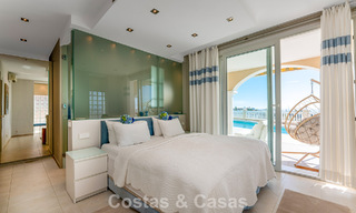 Villa clásica mediterránea en venta con vistas panorámicas al mar en una exclusiva comunidad cerrada en Marbella - Benahavis 774929 
