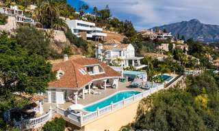 Villa clásica mediterránea en venta con vistas panorámicas al mar en una exclusiva comunidad cerrada en Marbella - Benahavis 774936 