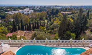 Villa clásica mediterránea en venta con vistas panorámicas al mar en una exclusiva comunidad cerrada en Marbella - Benahavis 774939 