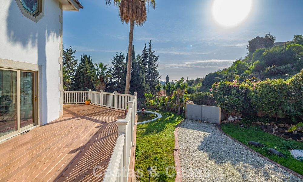 Majestuosa villa de lujo con impresionantes vistas al mar en venta, en una urbanización solicitada de Benahavis - Marbella 774948