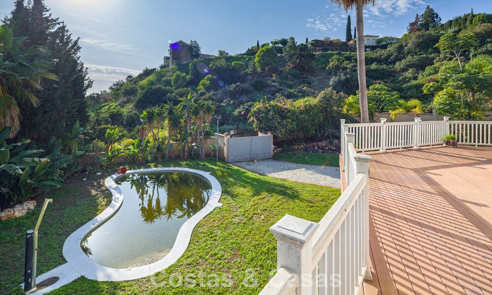 Majestuosa villa de lujo con impresionantes vistas al mar en venta, en una urbanización solicitada de Benahavis - Marbella 774949