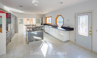 Majestuosa villa de lujo con impresionantes vistas al mar en venta, en una urbanización solicitada de Benahavis - Marbella 774954 