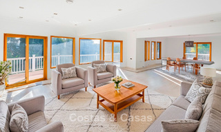Majestuosa villa de lujo con impresionantes vistas al mar en venta, en una urbanización solicitada de Benahavis - Marbella 774957 