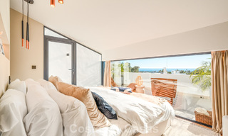 Casa adosada de lujo renovada con vistas al mar en venta, en una zona residencial cerrada en la Milla de Oro de Marbella 774997 