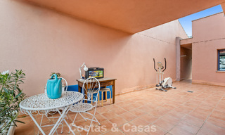Amplia casa adosada con jardín privado en venta, rodeada de campos de golf en Nueva Andalucía, Marbella 775073 