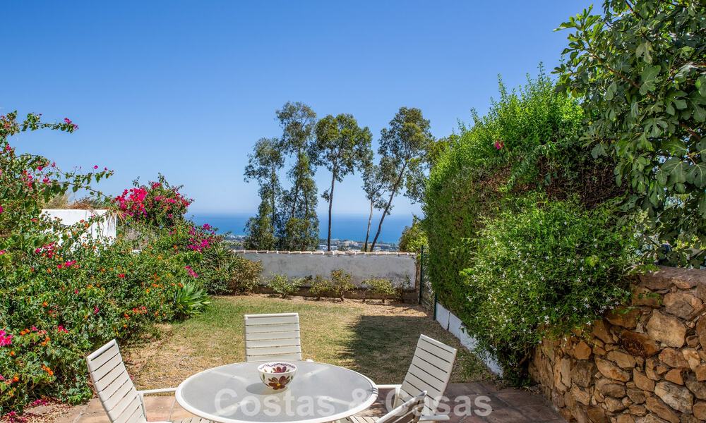 Amplia casa adosada de 4 dormitorios con preciosas vistas al mar en venta ubicada en Marbella Este 775129