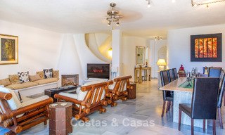 Amplia casa adosada de 4 dormitorios con preciosas vistas al mar en venta ubicada en Marbella Este 775130 