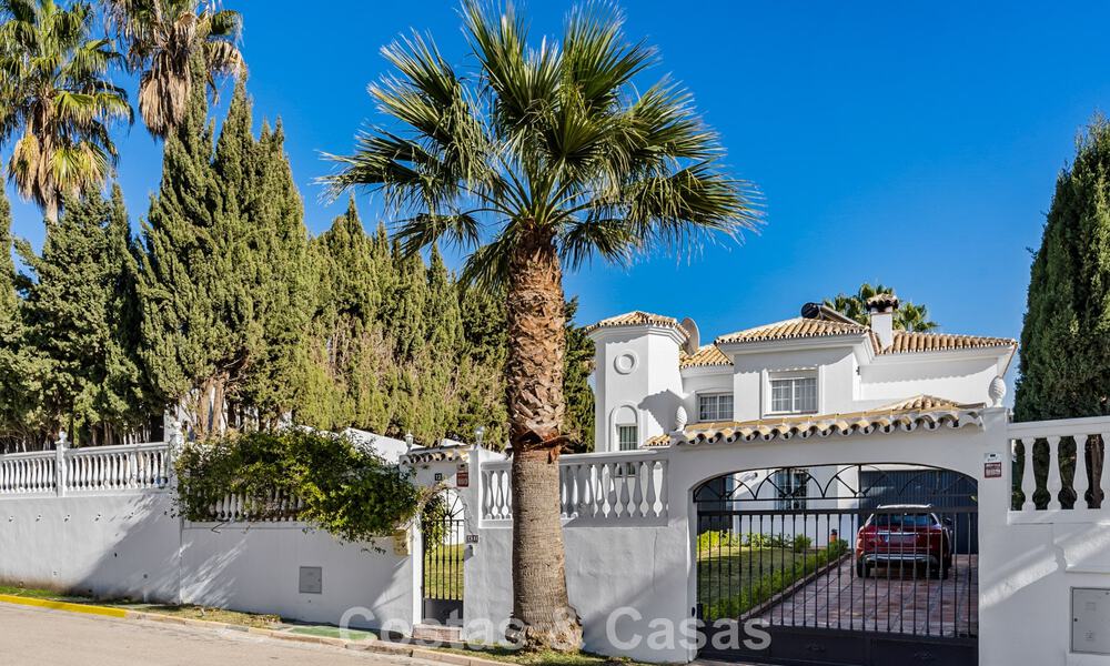 Villa de lujo lista para entrar a vivir en estilo mediterráneo en venta en una zona residencial en el valle del golf de Mijas, Costa del Sol 775143