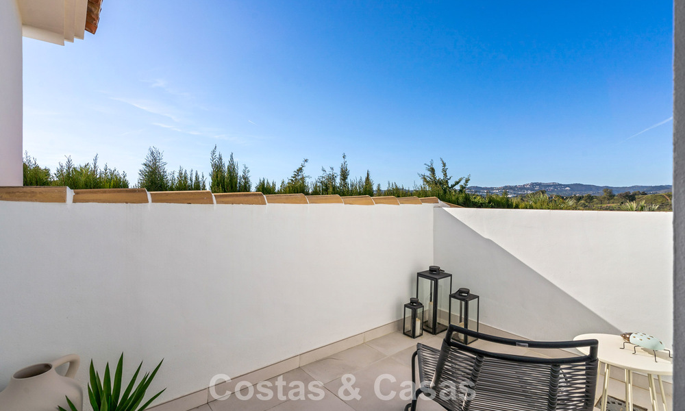 Villa de lujo lista para entrar a vivir en estilo mediterráneo en venta en una zona residencial en el valle del golf de Mijas, Costa del Sol 775147