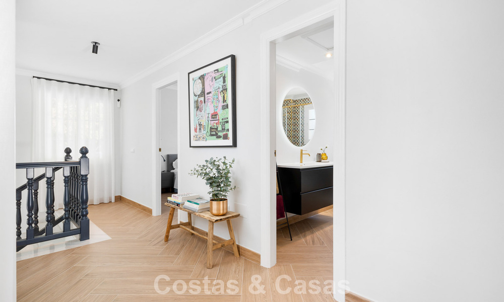 Villa de lujo lista para entrar a vivir en estilo mediterráneo en venta en una zona residencial en el valle del golf de Mijas, Costa del Sol 775150