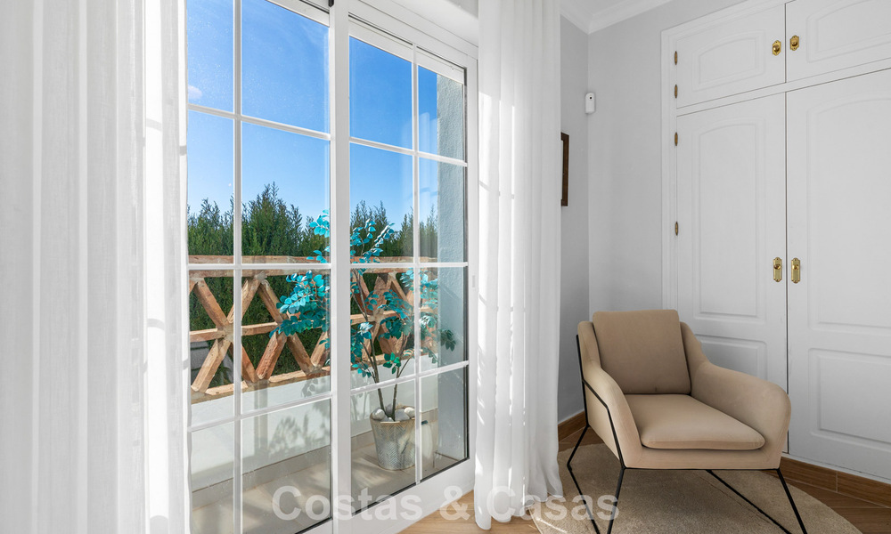 Villa de lujo lista para entrar a vivir en estilo mediterráneo en venta en una zona residencial en el valle del golf de Mijas, Costa del Sol 775159