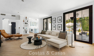 Villa de lujo lista para entrar a vivir en estilo mediterráneo en venta en una zona residencial en el valle del golf de Mijas, Costa del Sol 775165 