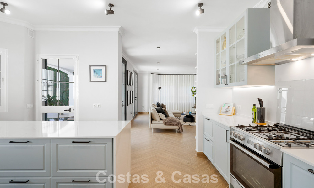 Villa de lujo lista para entrar a vivir en estilo mediterráneo en venta en una zona residencial en el valle del golf de Mijas, Costa del Sol 775169