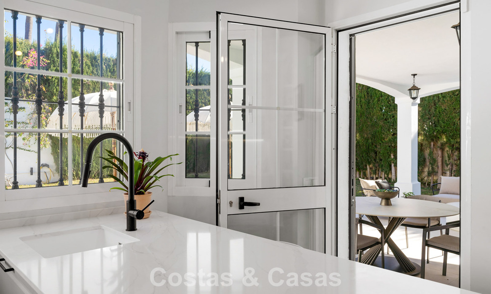 Villa de lujo lista para entrar a vivir en estilo mediterráneo en venta en una zona residencial en el valle del golf de Mijas, Costa del Sol 775170