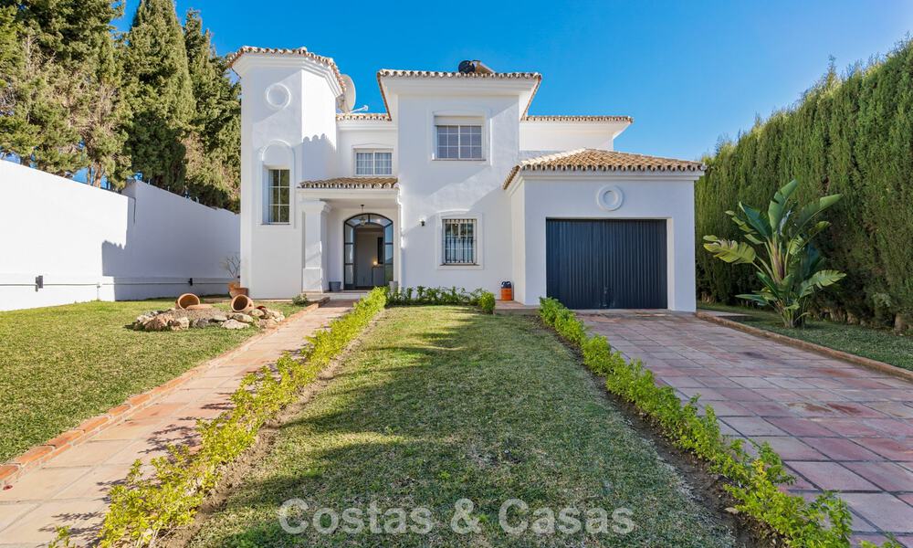 Villa de lujo lista para entrar a vivir en estilo mediterráneo en venta en una zona residencial en el valle del golf de Mijas, Costa del Sol 775180
