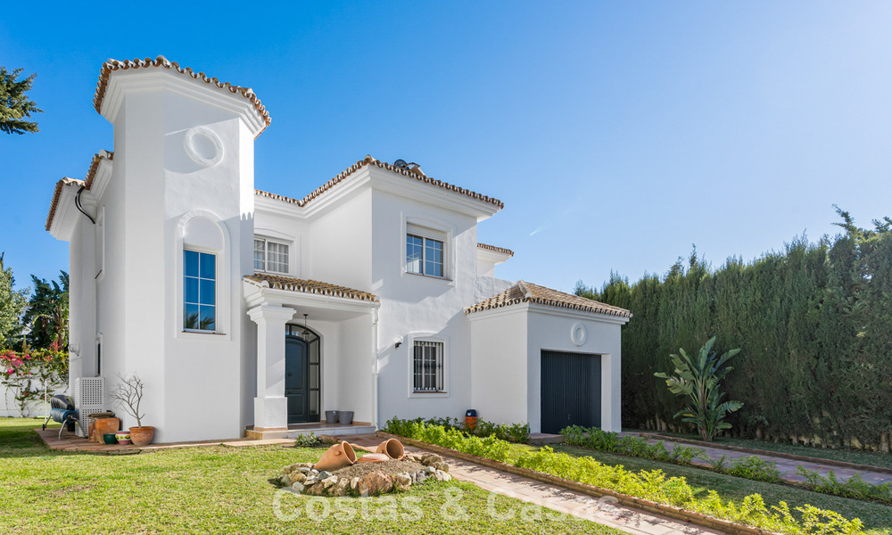 Villa de lujo lista para entrar a vivir en estilo mediterráneo en venta en una zona residencial en el valle del golf de Mijas, Costa del Sol 775181