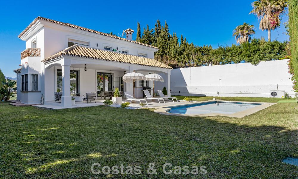 Villa de lujo lista para entrar a vivir en estilo mediterráneo en venta en una zona residencial en el valle del golf de Mijas, Costa del Sol 775183