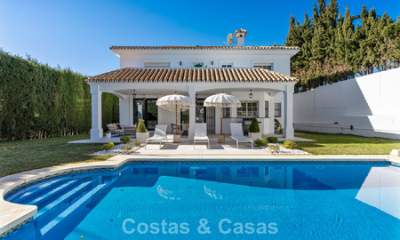 Villa de lujo lista para entrar a vivir en estilo mediterráneo en venta en una zona residencial en el valle del golf de Mijas, Costa del Sol 775184