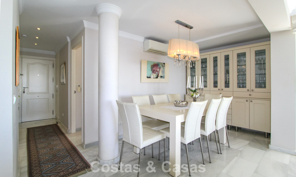Apartamento en primera línea de playa con vistas fenomenales en venta en Marbella centro 775049