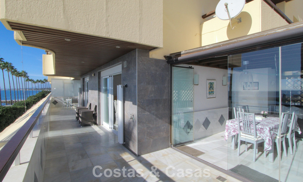 Apartamento en primera línea de playa con vistas fenomenales en venta en Marbella centro 775051