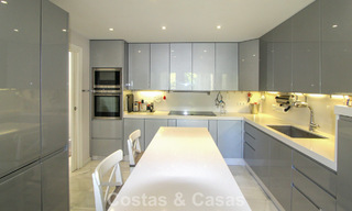 Apartamento en primera línea de playa con vistas fenomenales en venta en Marbella centro 775057 