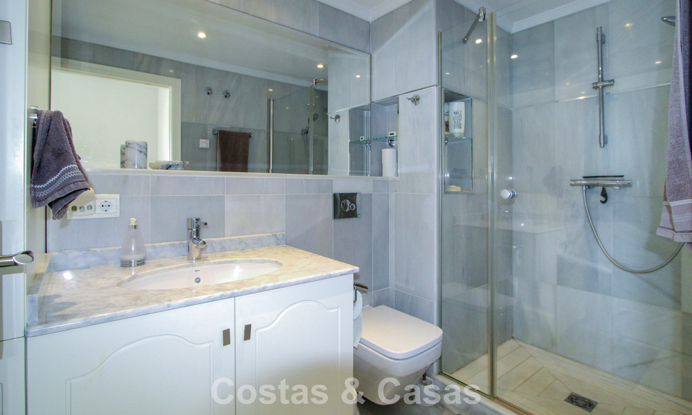 Apartamento en primera línea de playa con vistas fenomenales en venta en Marbella centro 775061