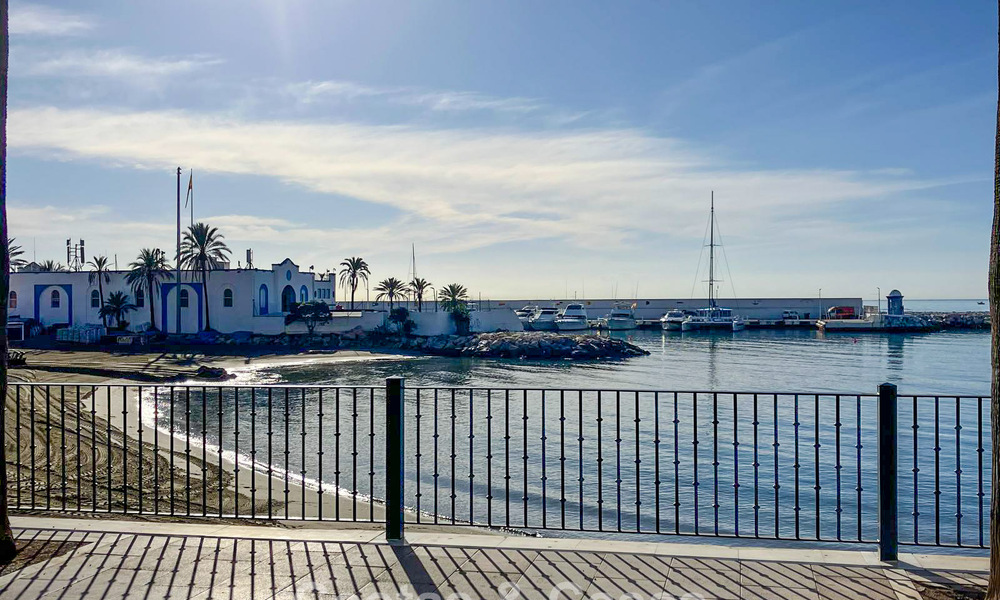 Apartamento en primera línea de playa con vistas fenomenales en venta en Marbella centro 775065