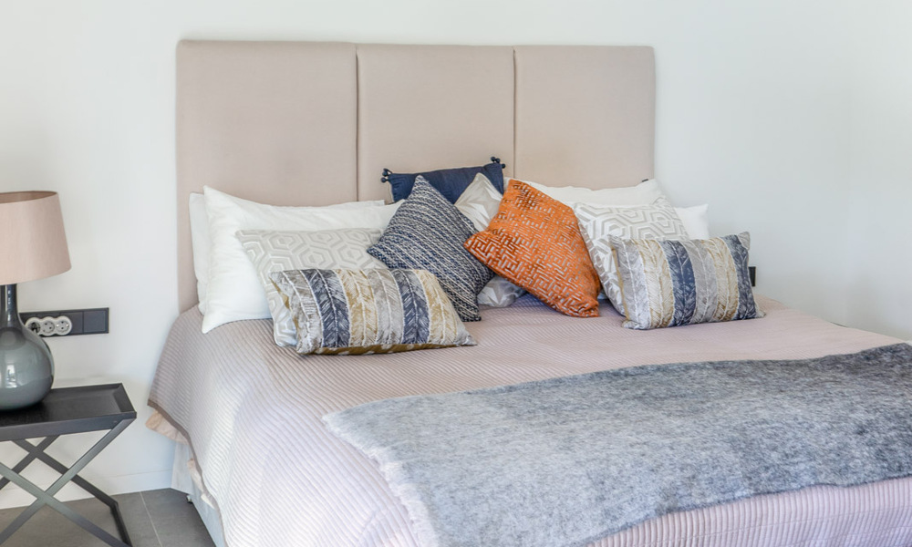 Apartamento modernista en planta baja en urbanización cerrada de Sotogrande, Costa del Sol 775344