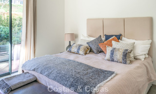 Apartamento modernista en planta baja en urbanización cerrada de Sotogrande, Costa del Sol 775345 