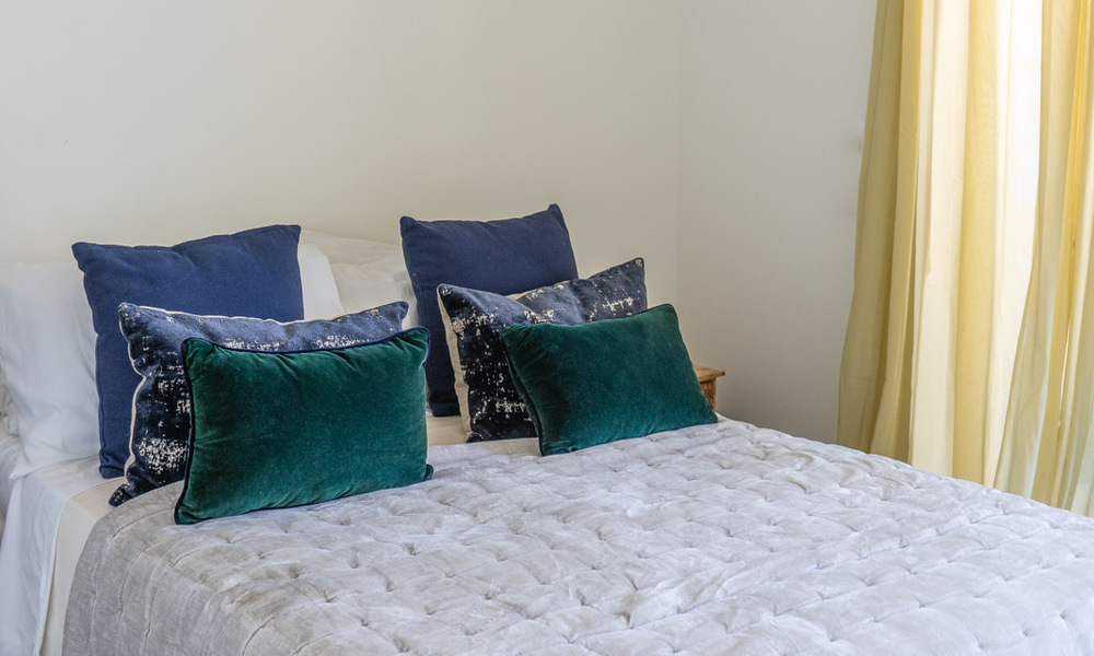 Apartamento modernista en planta baja en urbanización cerrada de Sotogrande, Costa del Sol 775347