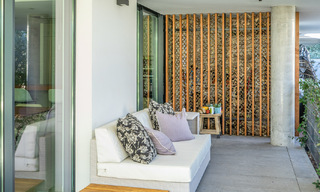 Apartamento modernista en planta baja en urbanización cerrada de Sotogrande, Costa del Sol 775350 