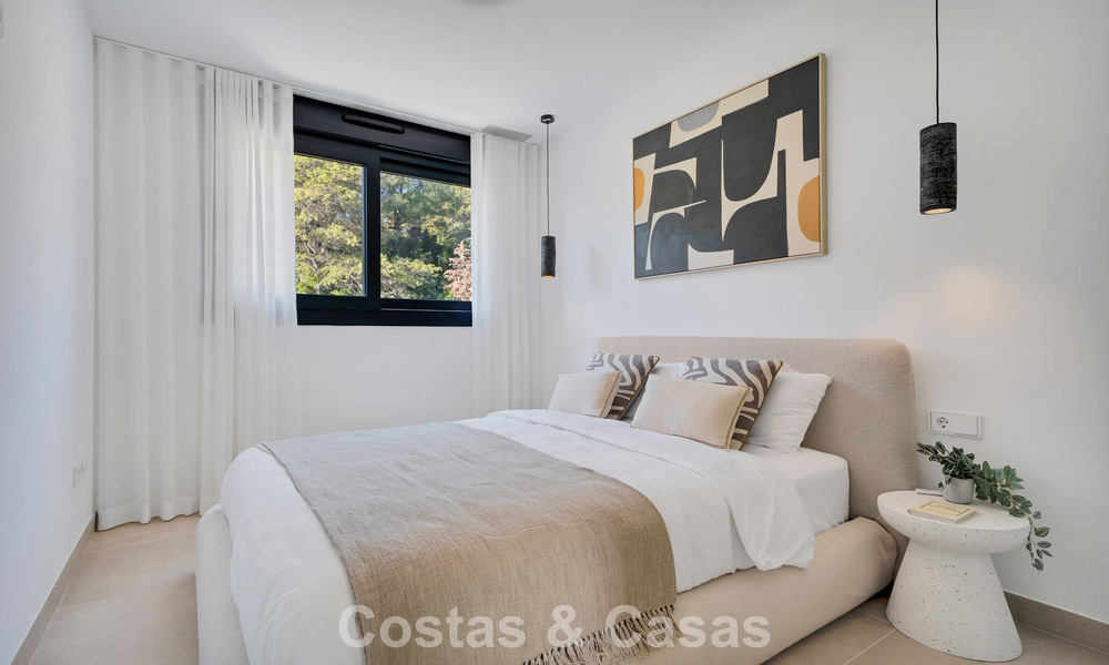 Ático de reciente construcción con amplio solárium en venta en complejo cerrado en Benahavis - Marbella 775446