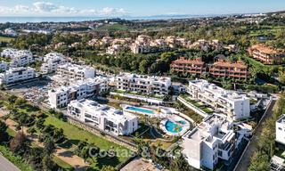 Ático de reciente construcción con amplio solárium en venta en complejo cerrado en Benahavis - Marbella 775448 