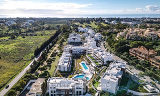 Ático de reciente construcción con amplio solárium en venta en complejo cerrado en Benahavis - Marbella 775449 
