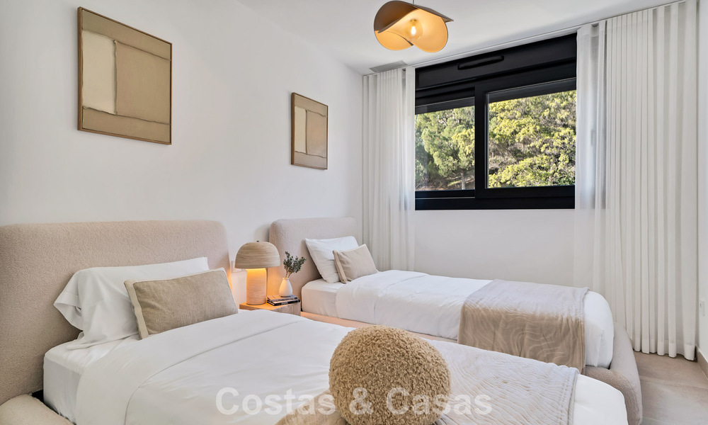 Ático de reciente construcción con amplio solárium en venta en complejo cerrado en Benahavis - Marbella 775452