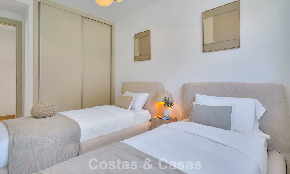 Ático de reciente construcción con amplio solárium en venta en complejo cerrado en Benahavis - Marbella 775455
