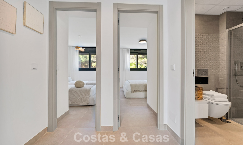Ático de reciente construcción con amplio solárium en venta en complejo cerrado en Benahavis - Marbella 775456
